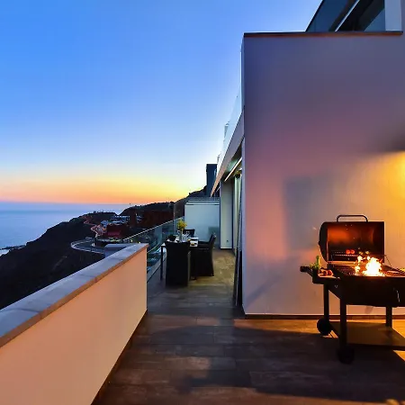 Penthouse Beyond Amadores *